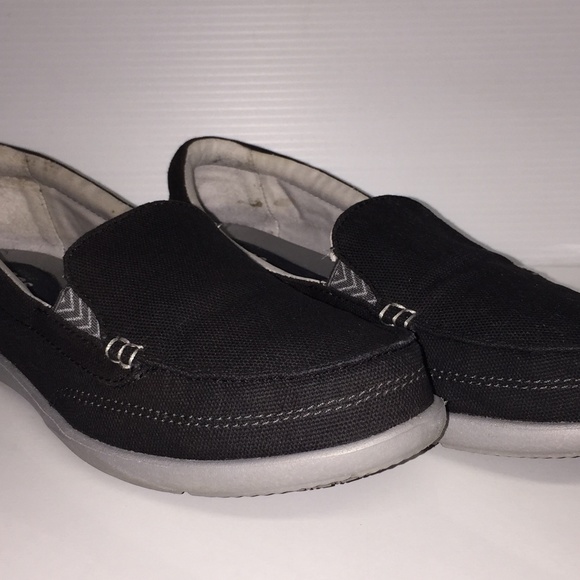 black canvas crocs